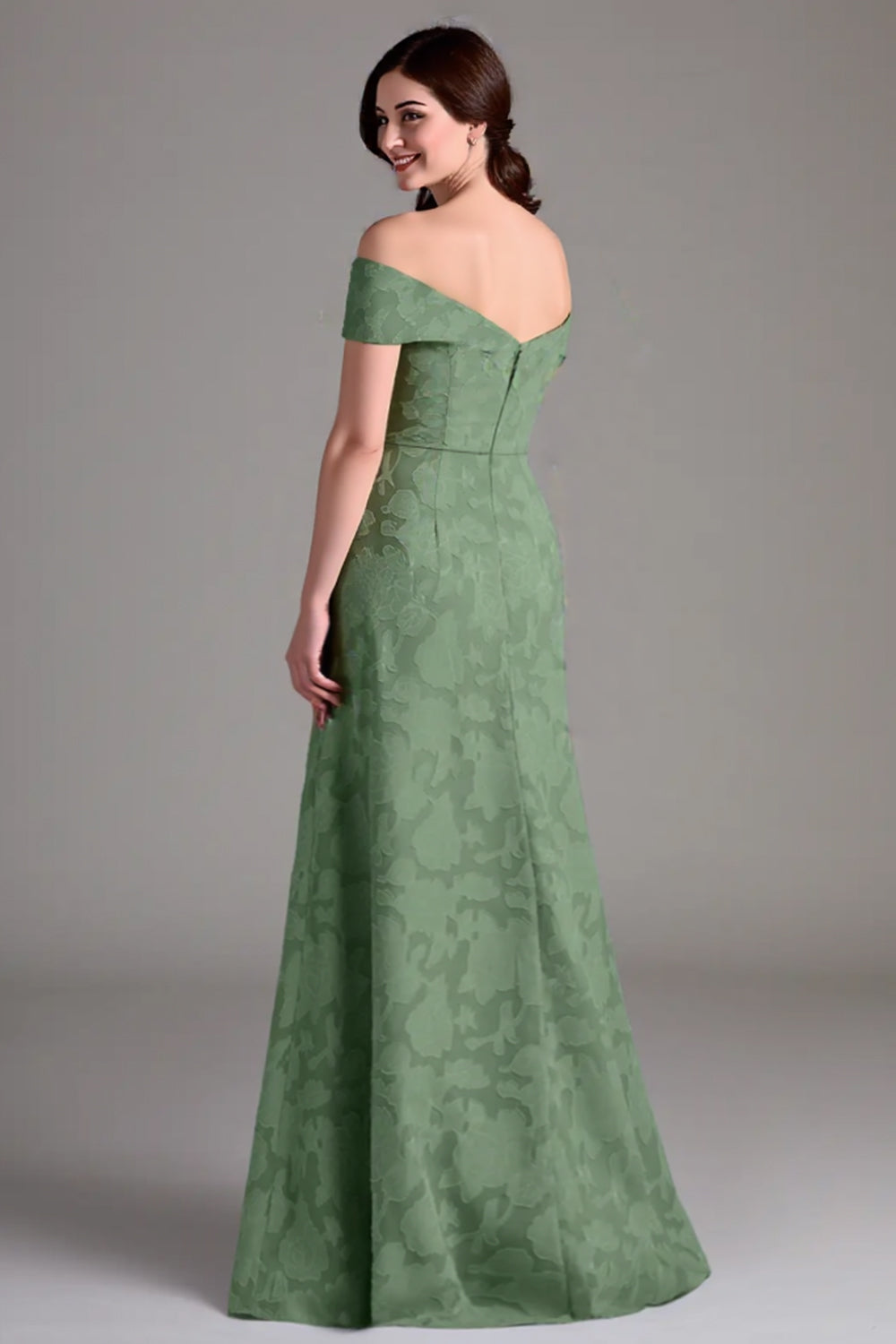 Vestido largo de coro A-line floral verde salvia con hombros descubiertos