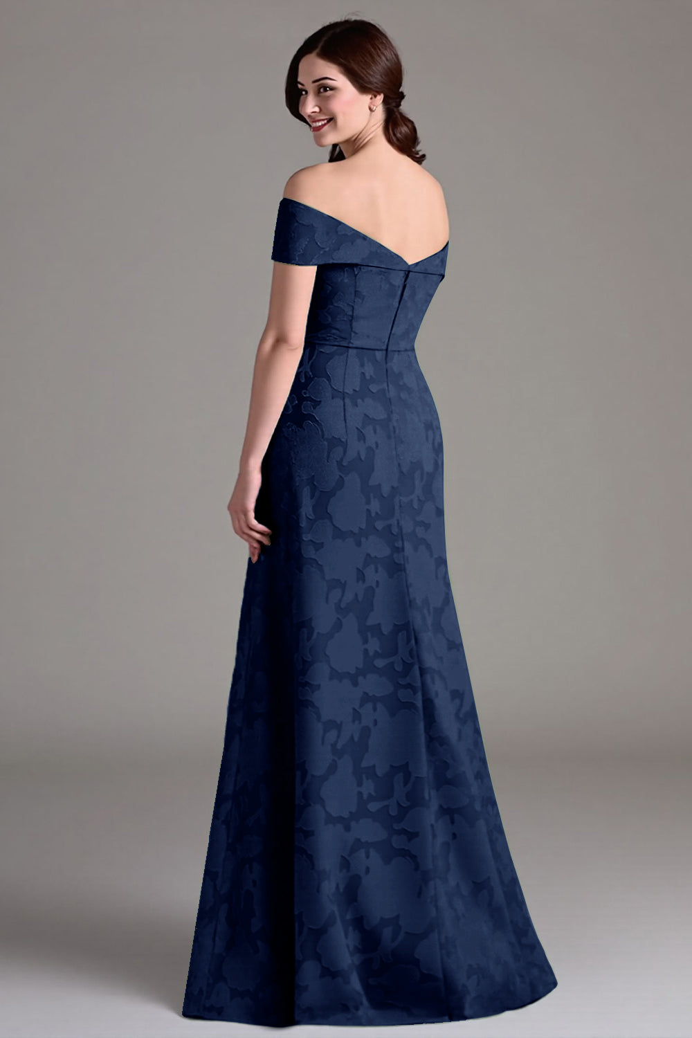 Vestido largo de coro A-line floral verde salvia con hombros descubiertos