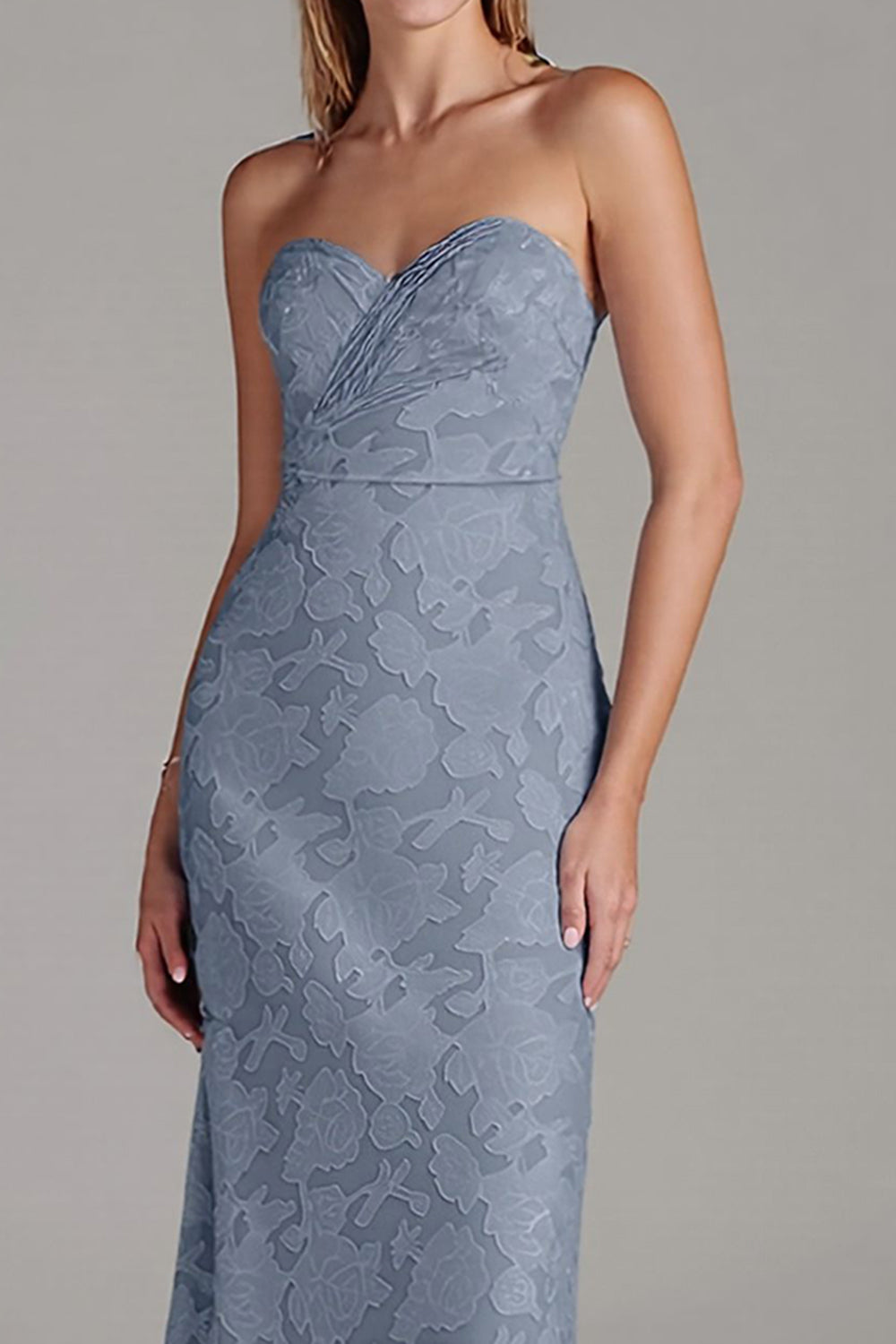 Robe de demoiselle d'honneur longue fourreau bustier bleu poussière