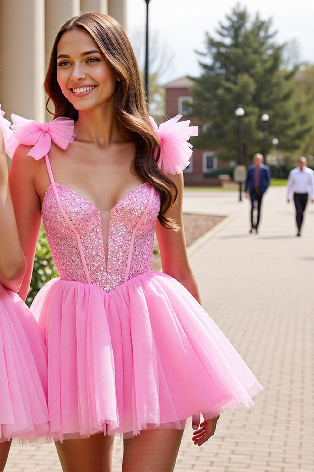 Robe courte de bal rose scintillante à corsage en sequins avec nœuds