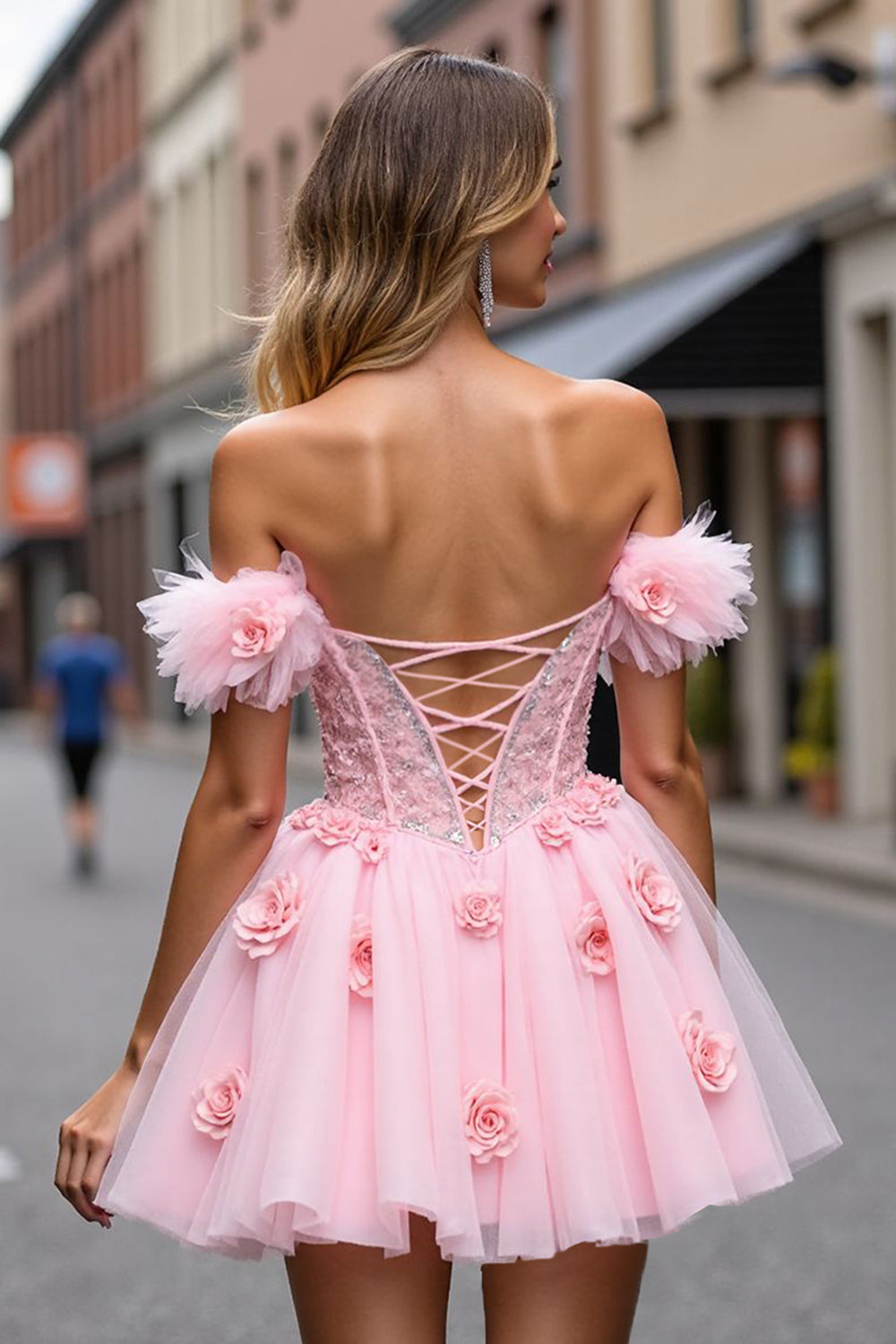 Robe de bal courte en tulle rose poudré avec corset floral et appliqués