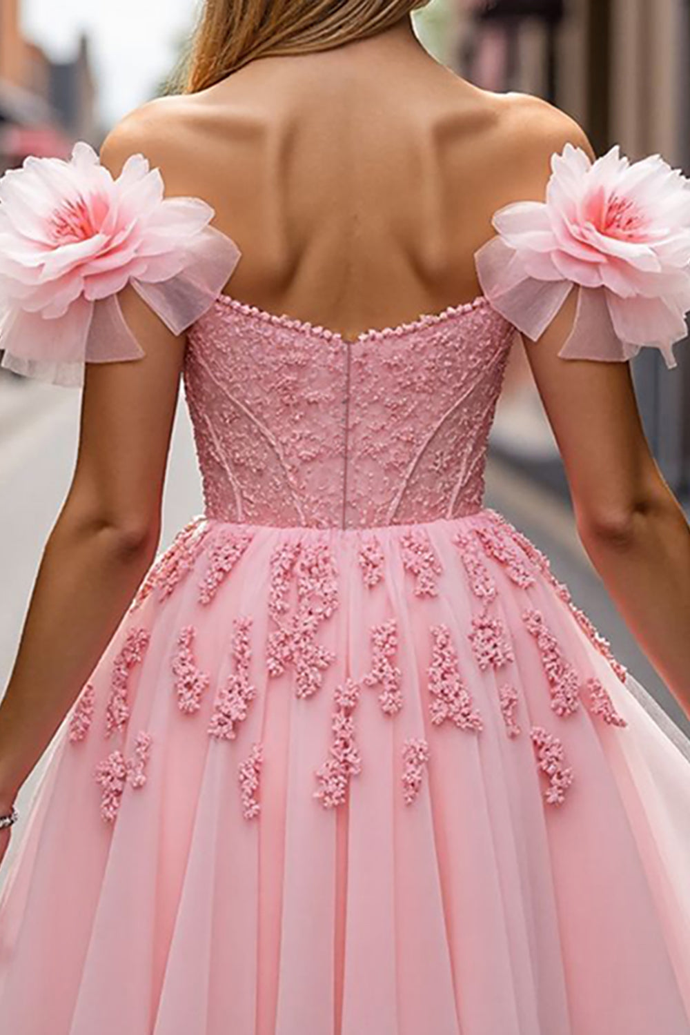 Robe de bal courte corset Blush Floral avec Appliques