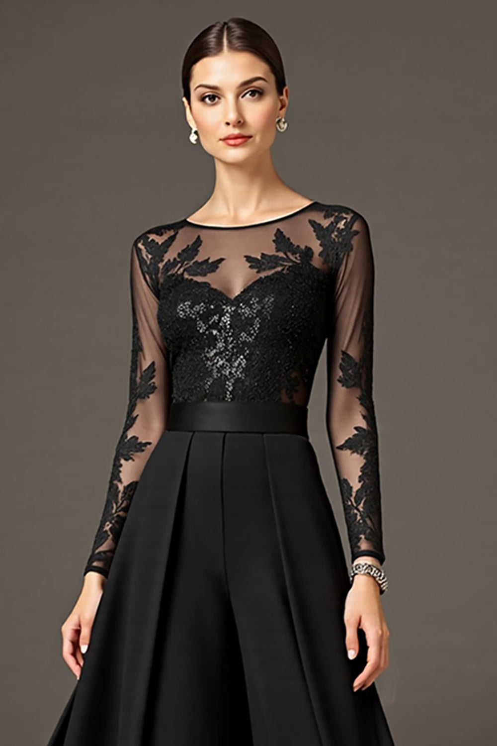 Robe de mère de la mariée noire trapèze à manches longues avec applications
