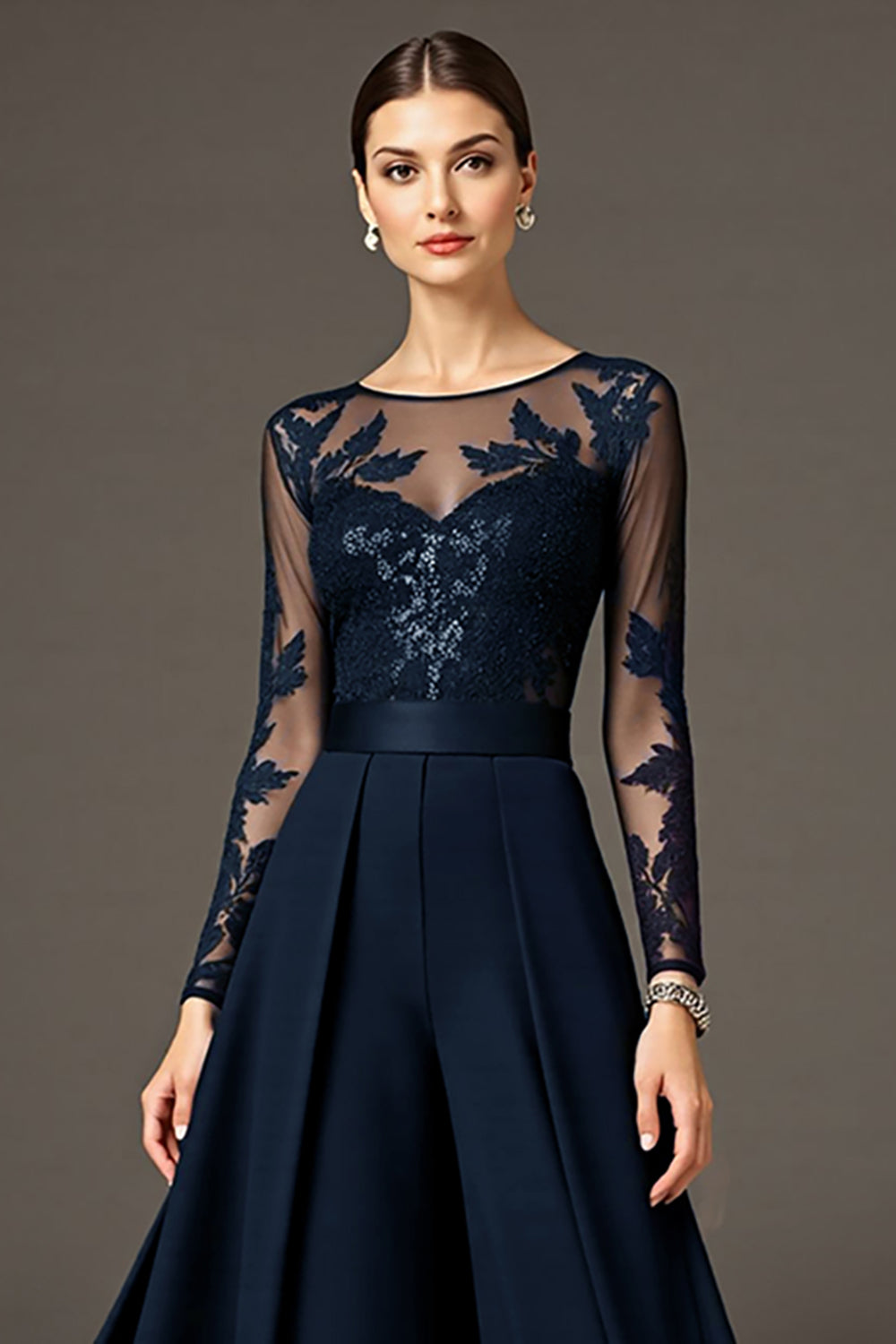 Robe de mère de la mariée noire trapèze à manches longues avec applications