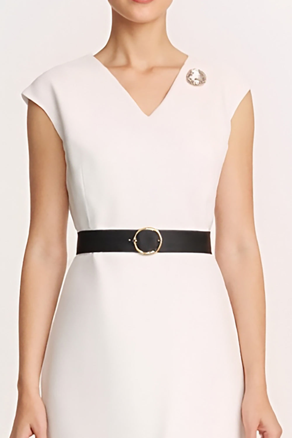 Robe midi moulante de travail ivoire à encolure en V avec ceinture