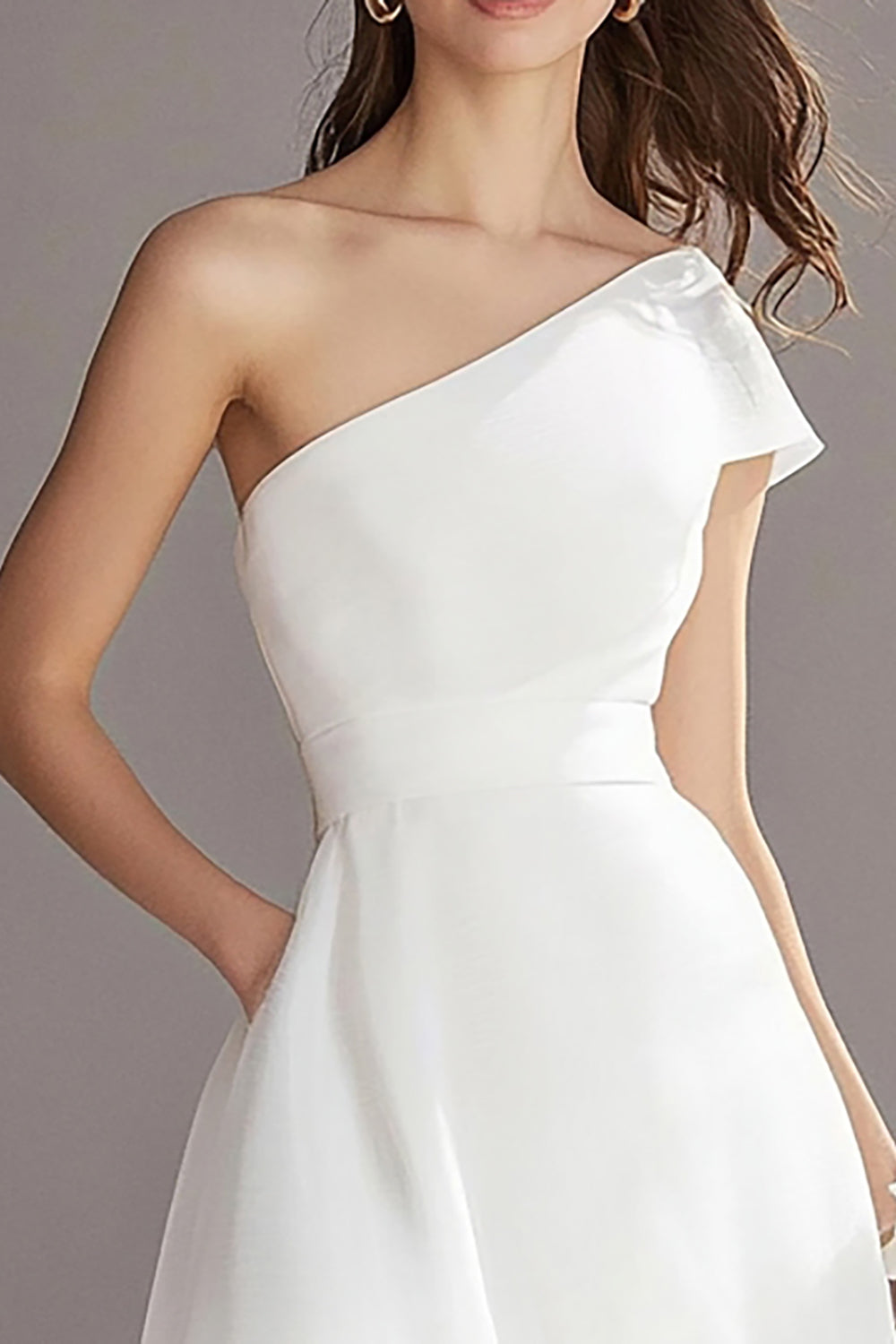 Robe de fiançailles longue en organza ivoire asymétrique à ligne A