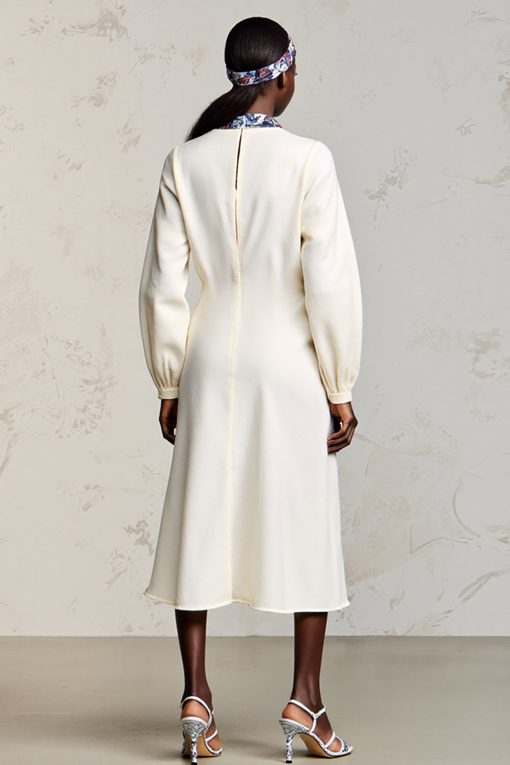 Robe de soirée midi ligne A ivoire à manches longues