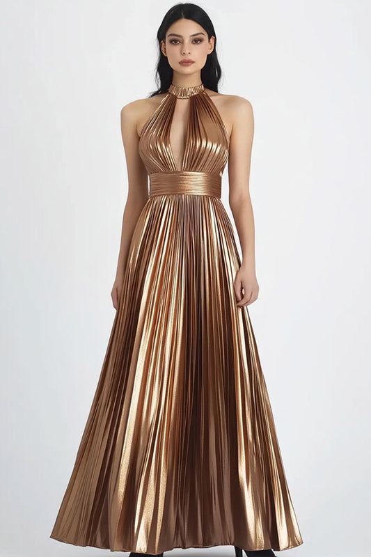 Robe de soirée plissée coupe trapèze dos nu en satin métallisé doré