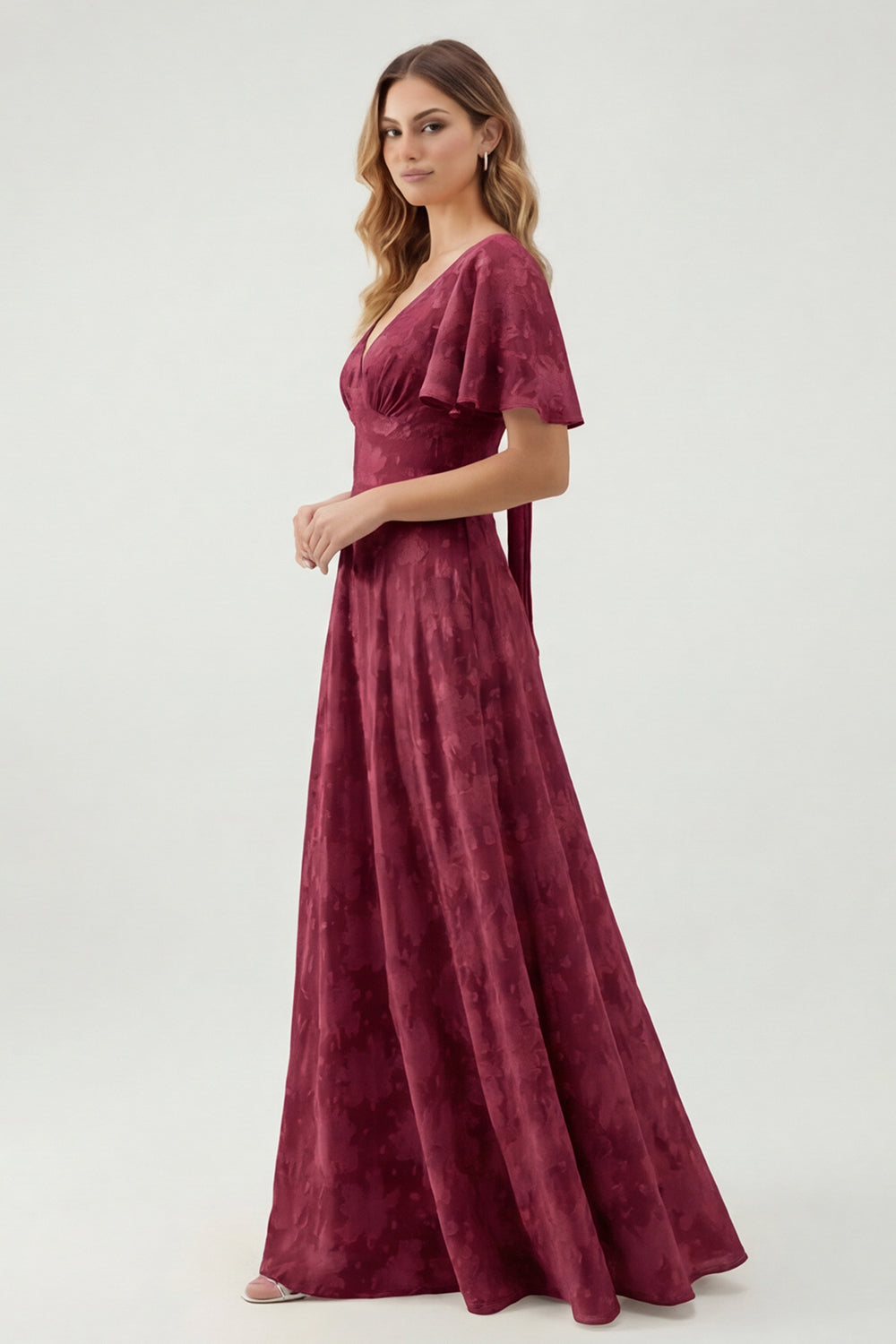 Robe longue de demoiselle d'honneur vert fleuri trapèze décolleté en V à manches courtes