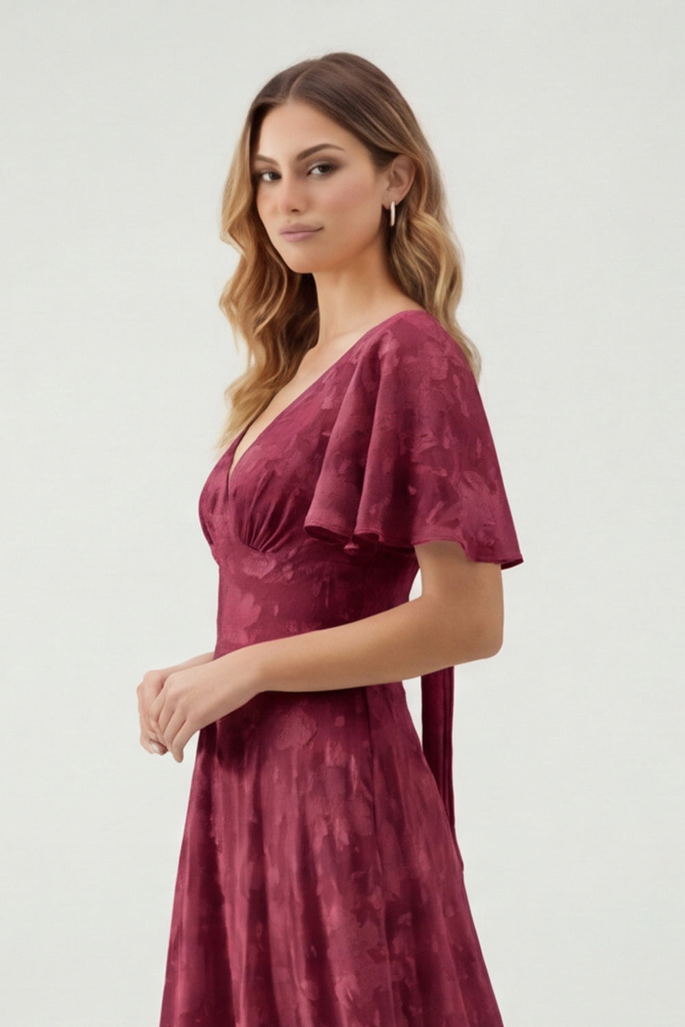 Robe longue de demoiselle d'honneur vert fleuri trapèze décolleté en V à manches courtes