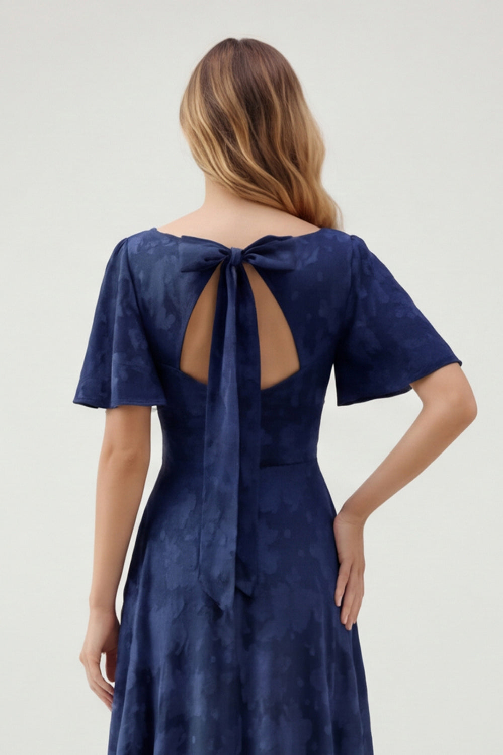 Robe longue de demoiselle d'honneur vert fleuri trapèze décolleté en V à manches courtes