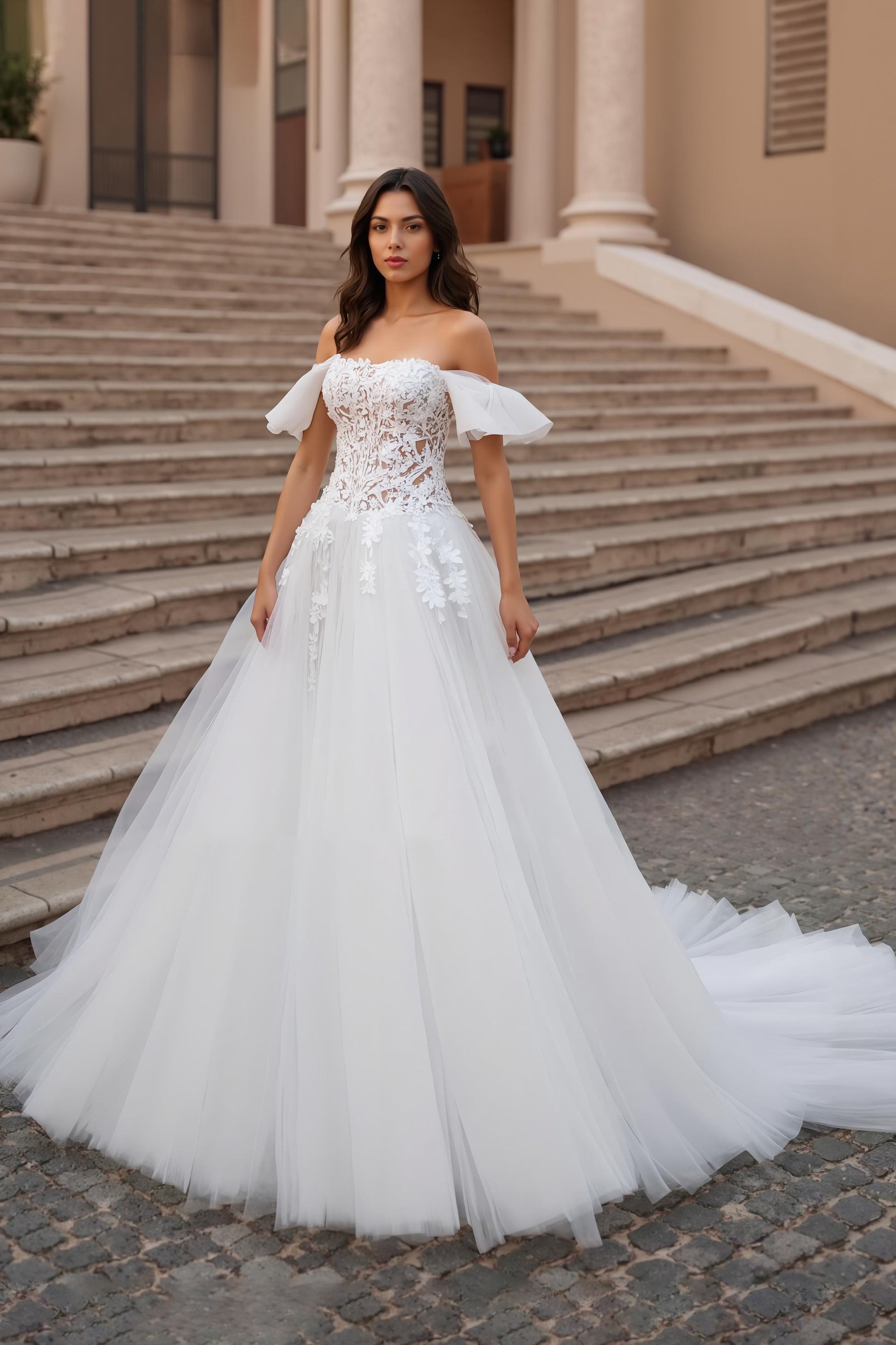 Robe de mariée longue ivoire en tulle, ligne A, ornée d'appliques, épaules dénudées