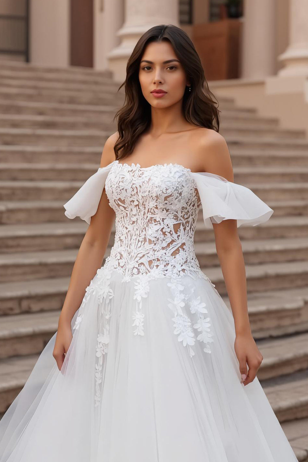 Robe de mariée longue ivoire en tulle, ligne A, ornée d'appliques, épaules dénudées