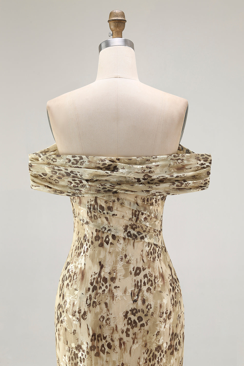 Robe de demoiselle d'honneur à épaules dénudées avec motif floral champagne