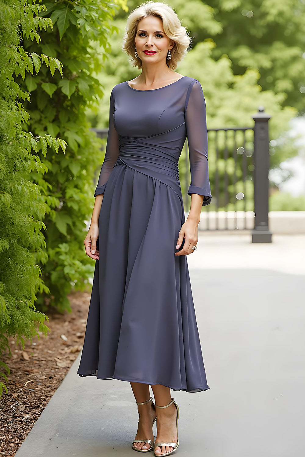 Elegant Grey A Line Chiffon Boat Neck Midi Mother of the Bride Dress