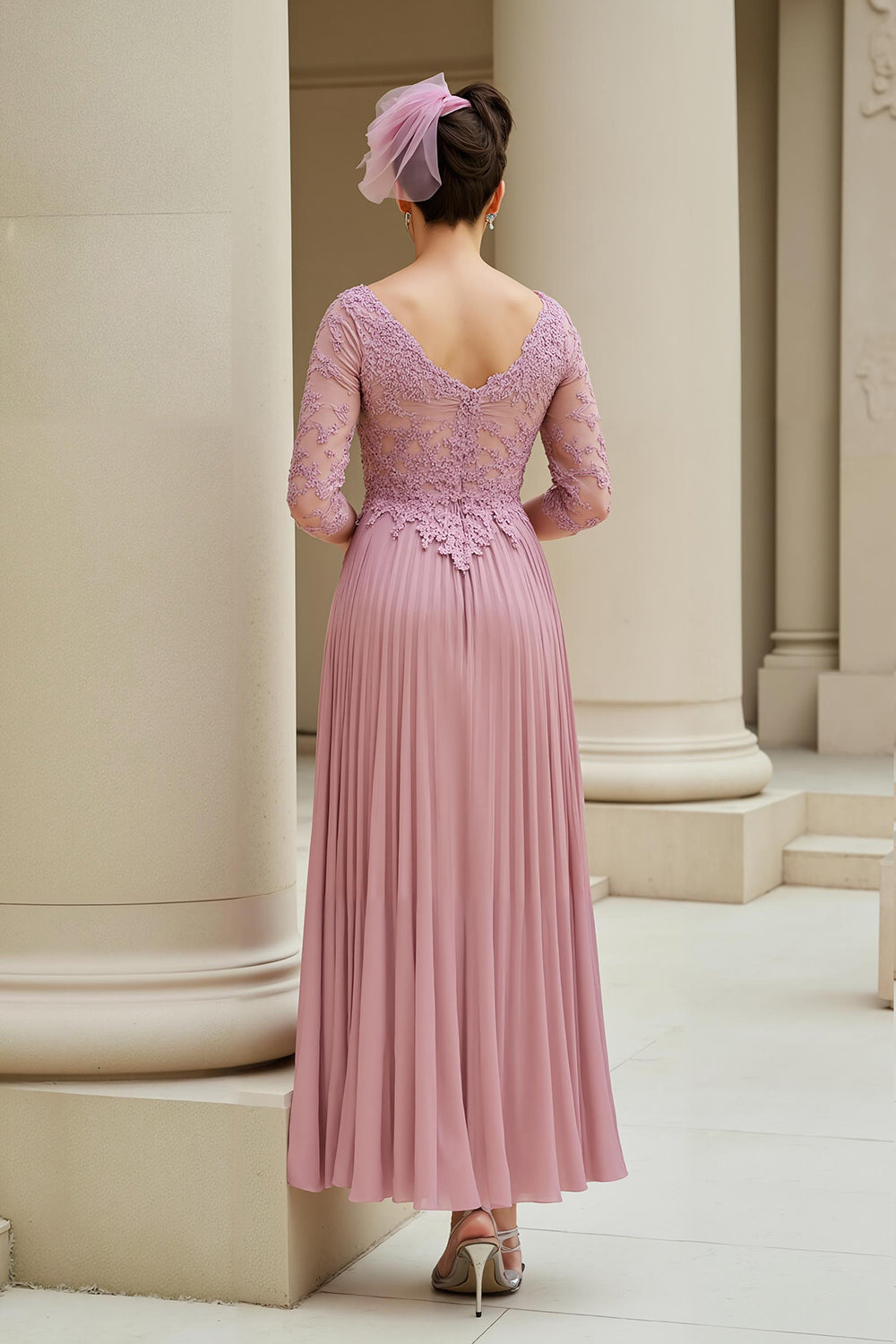 Robe trapèze en col V Dusty Rose avec manches 3/4 et appliques, pour la mère de la mariée