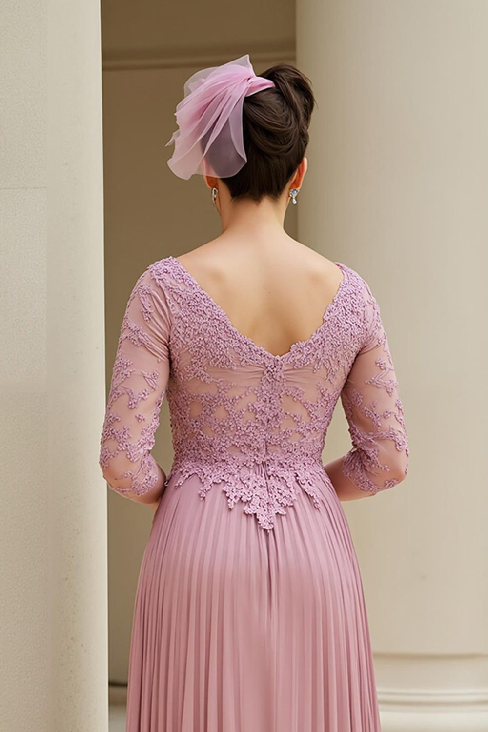 Robe trapèze en col V Dusty Rose avec manches 3/4 et appliques, pour la mère de la mariée