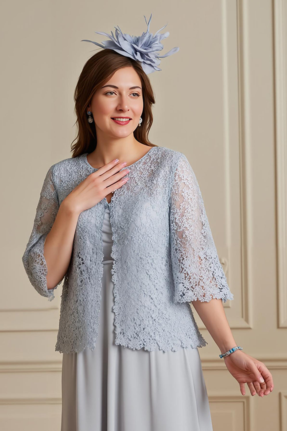 Robe de mariée 2 pièces argentée avec manteau en dentelle, mousseline à étages, ligne A