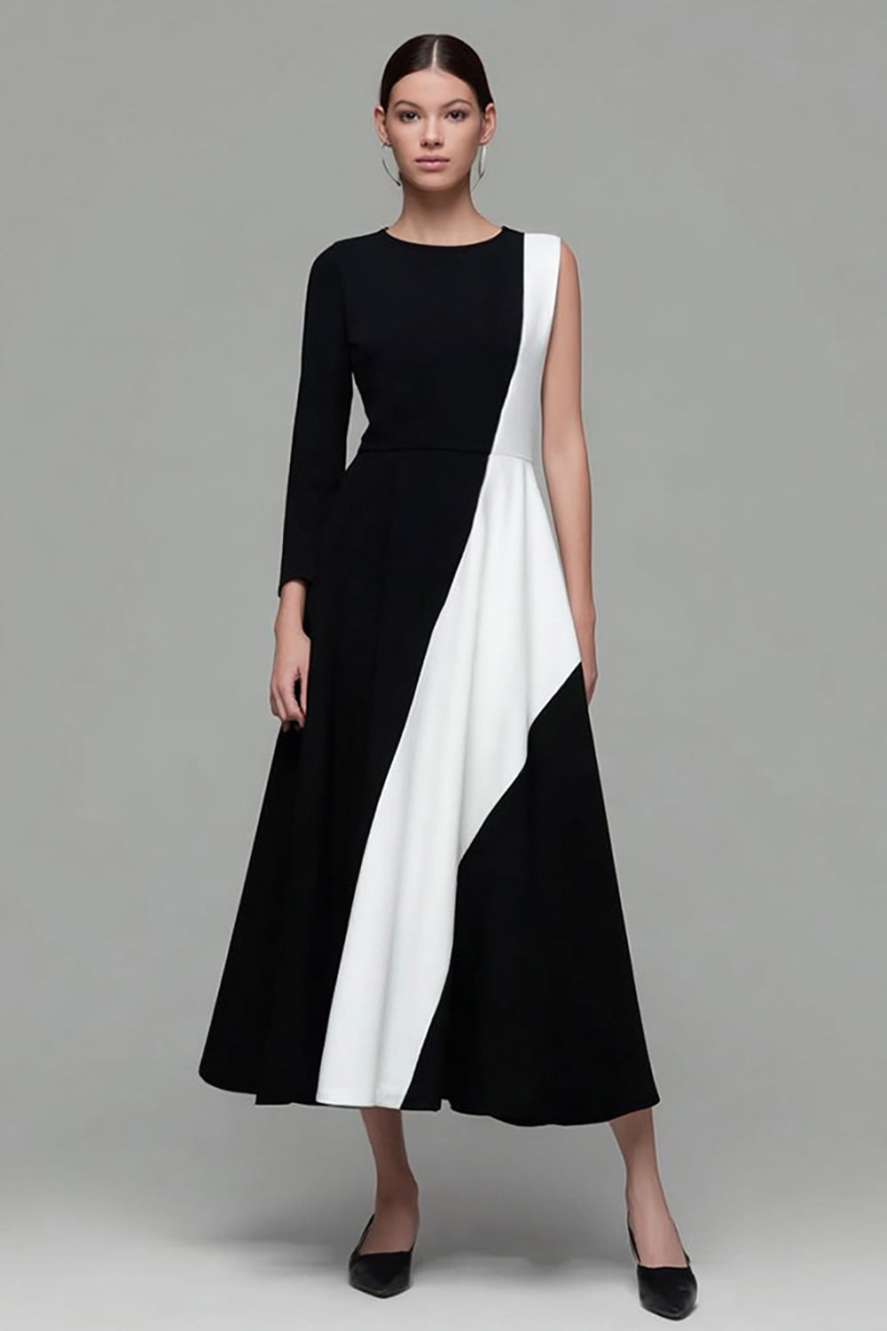 Robe de travail trapèze à col ras du cou noire et blanche avec manches