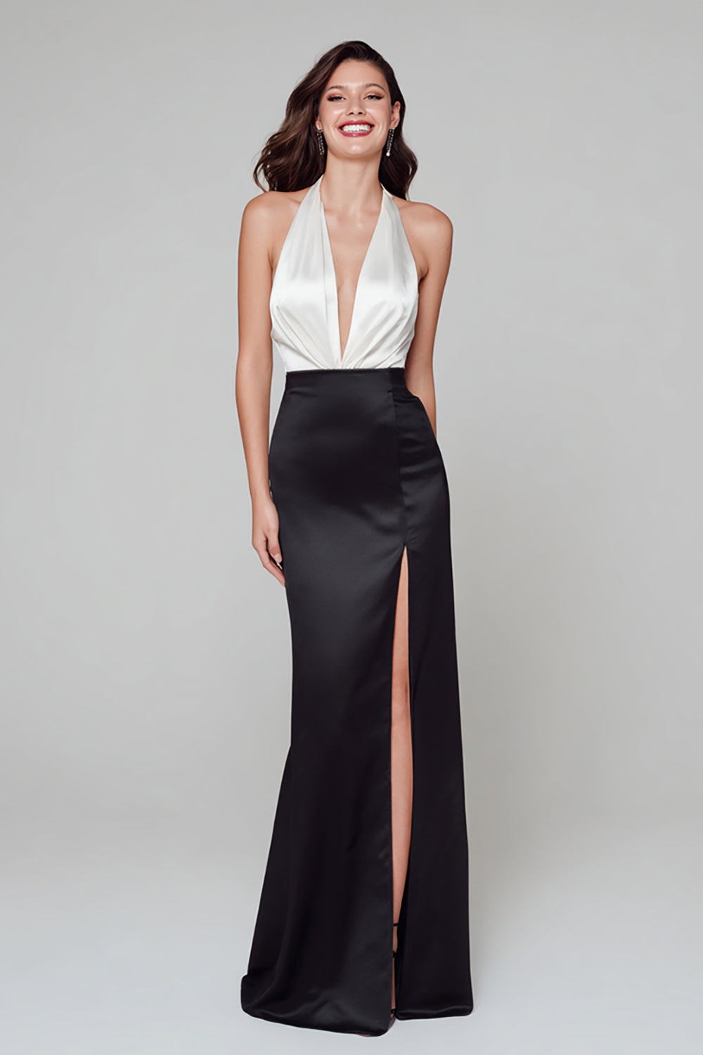 Robe fourreau noire et blanche fendue dos nu