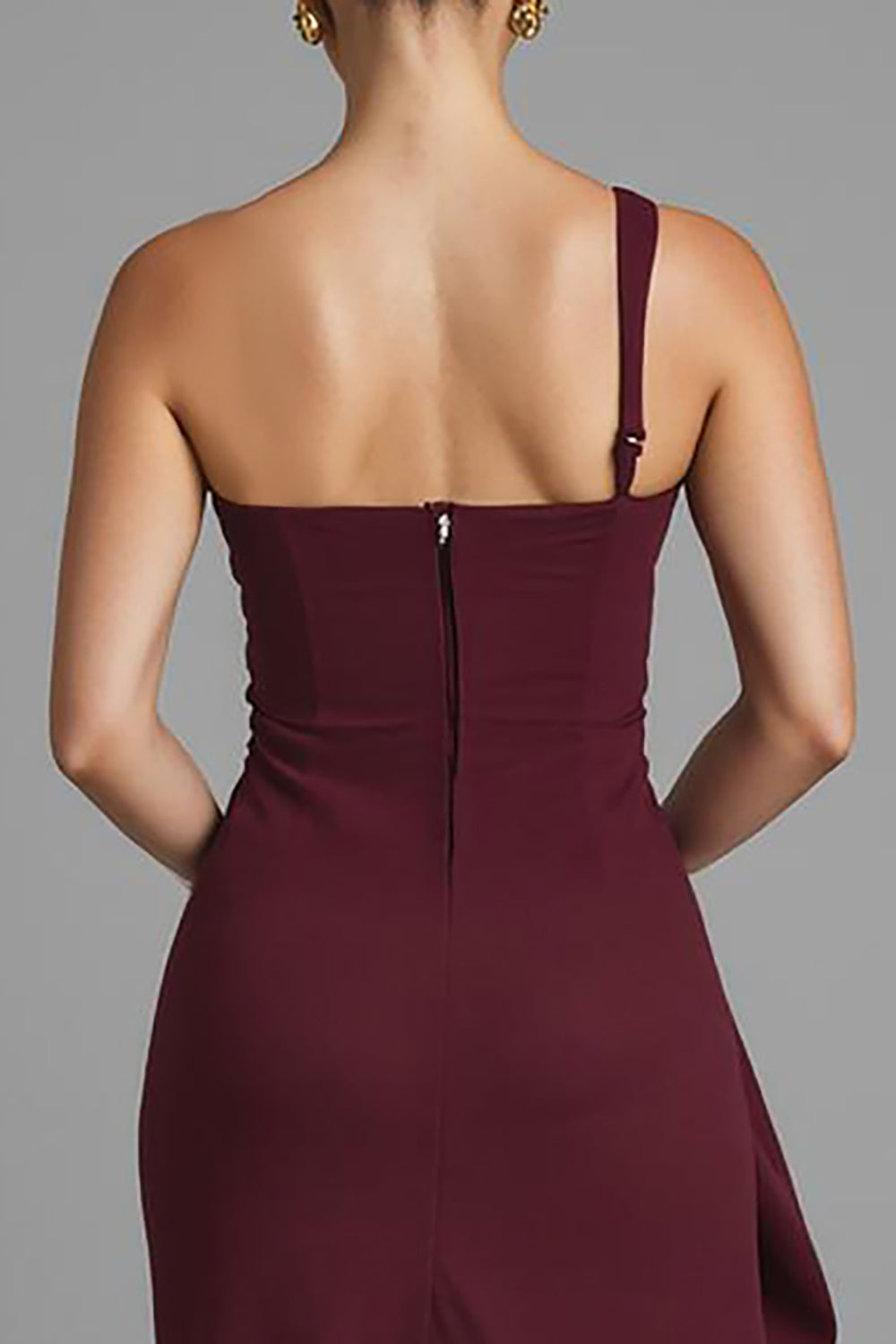 Robe de soirée fourreau asymétrique bordeaux avec fente