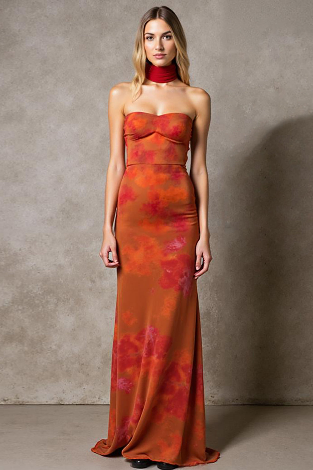 Robe de soirée longue fourreau sans bretelles en Cabernet imprimé avec ceinture