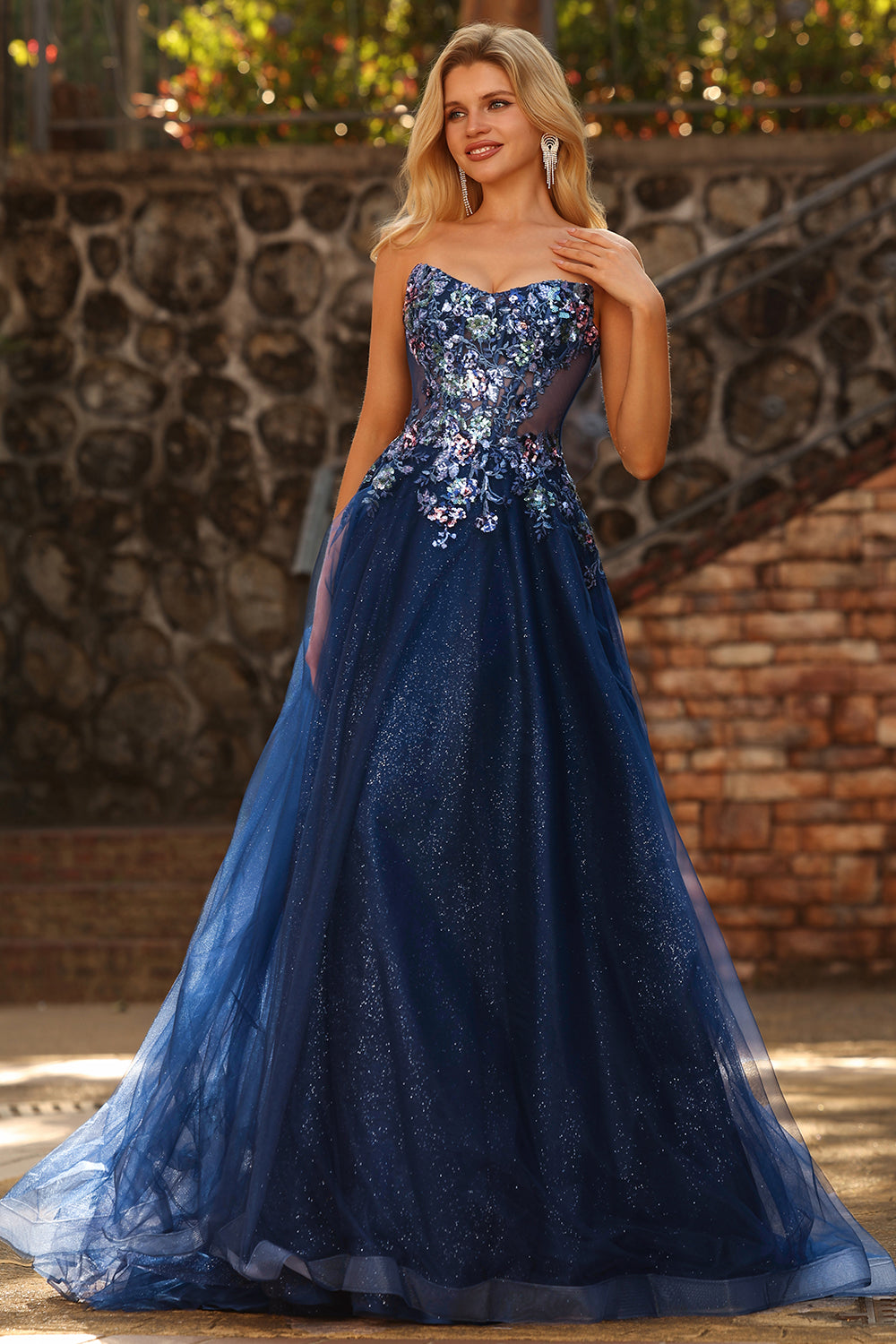 Robe de bal longue en tulle ligne A à bustier transparent et corset sequin bleu marine