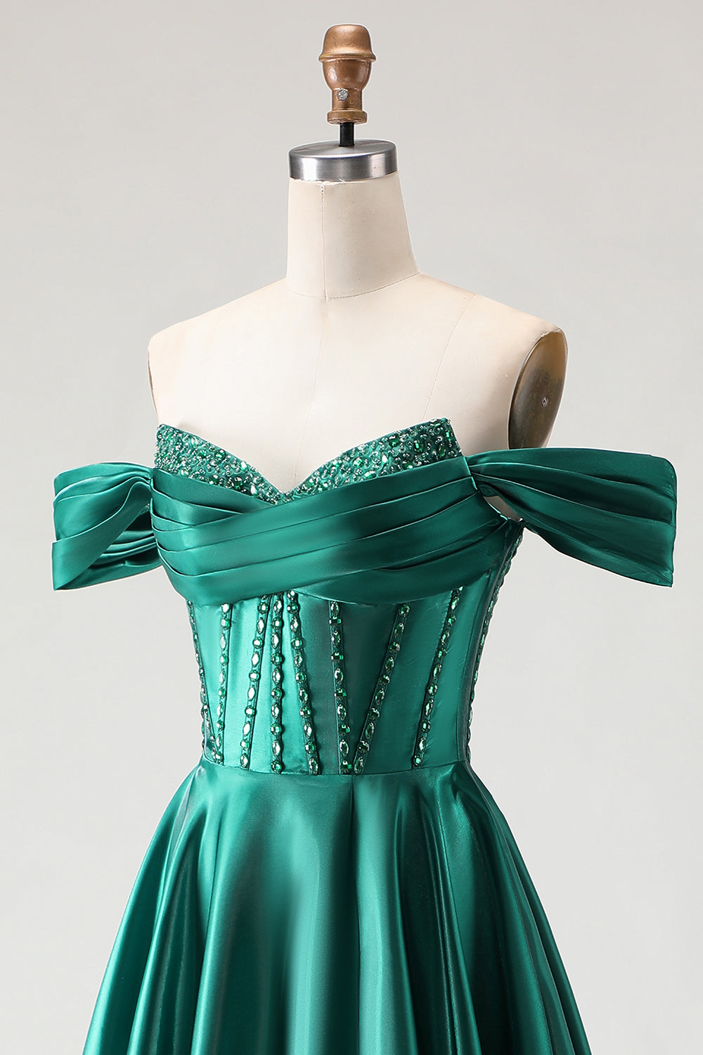 Robe de bal longue en tulle violet avec corset, épaules dénudées, perles, ligne A et fente