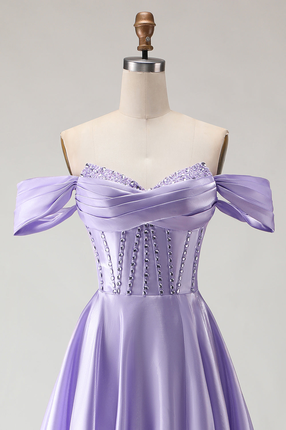 Robe de bal longue en tulle violet avec corset, épaules dénudées, perles, ligne A et fente