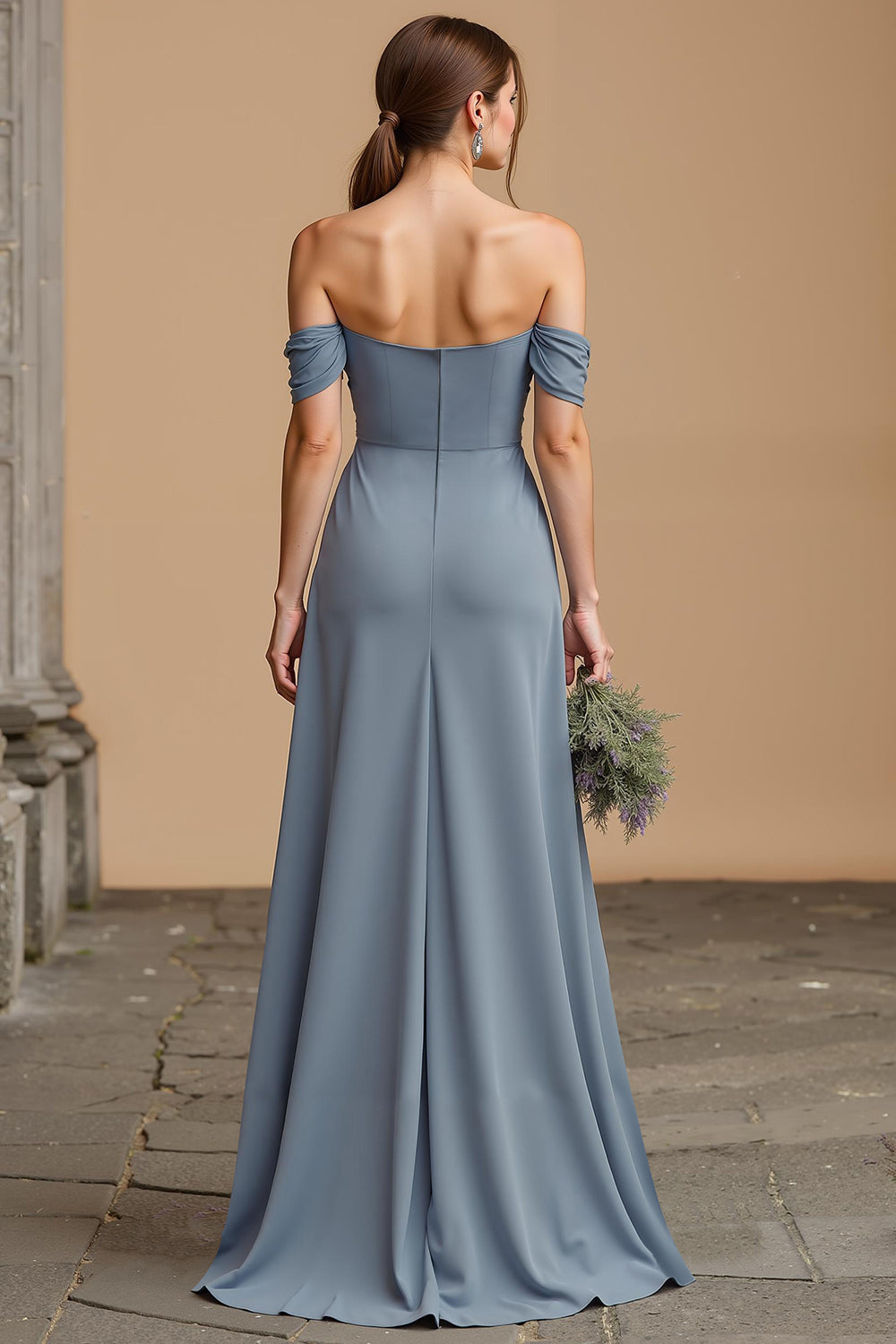 Robe de demoiselle d'honneur longue ligne A Twilight avec fente et épaules dénudées