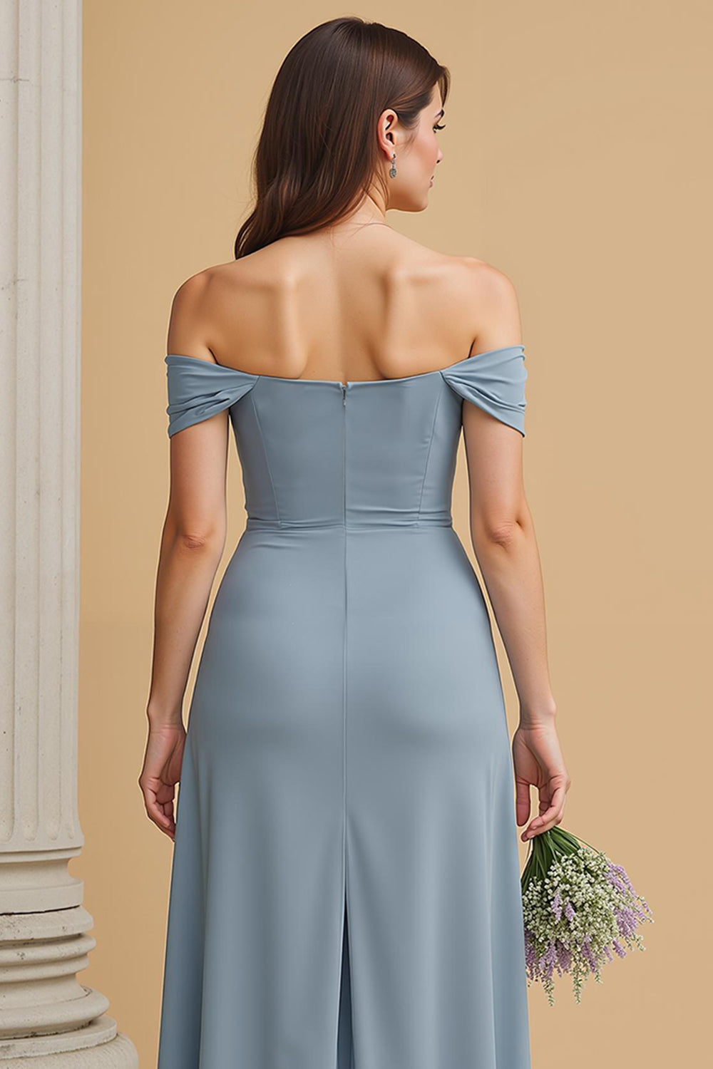 Robe longue de demoiselle d'honneur trapèze bleu poudré épaules dénudées avec fente