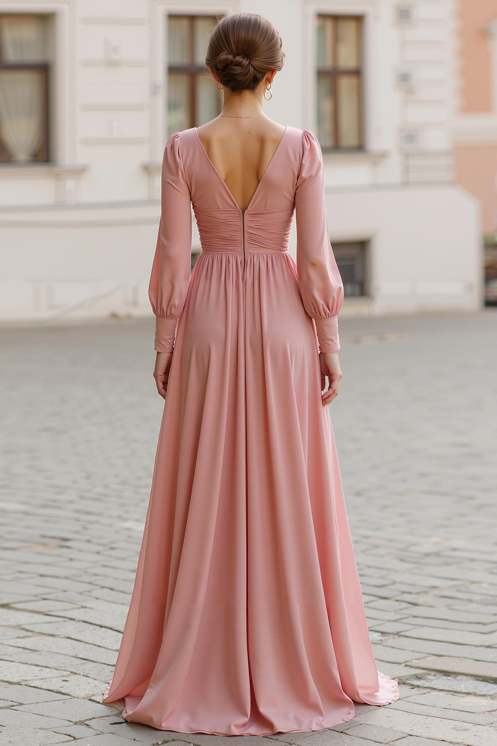 Robe demoiselle d'honneur longue évasée rose poudré avec manches et décolleté en V