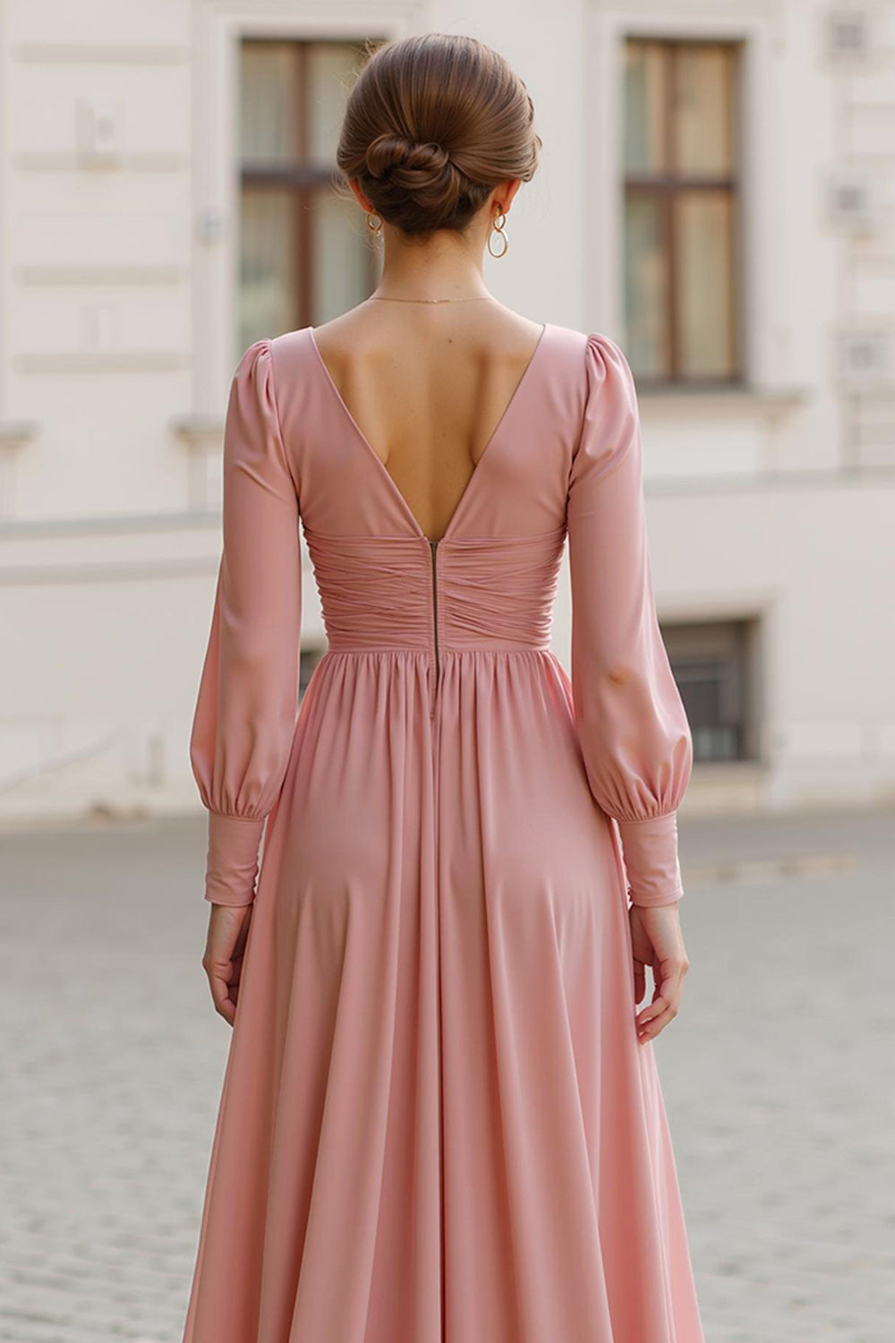 Robe demoiselle d'honneur longue évasée rose poudré avec manches et décolleté en V