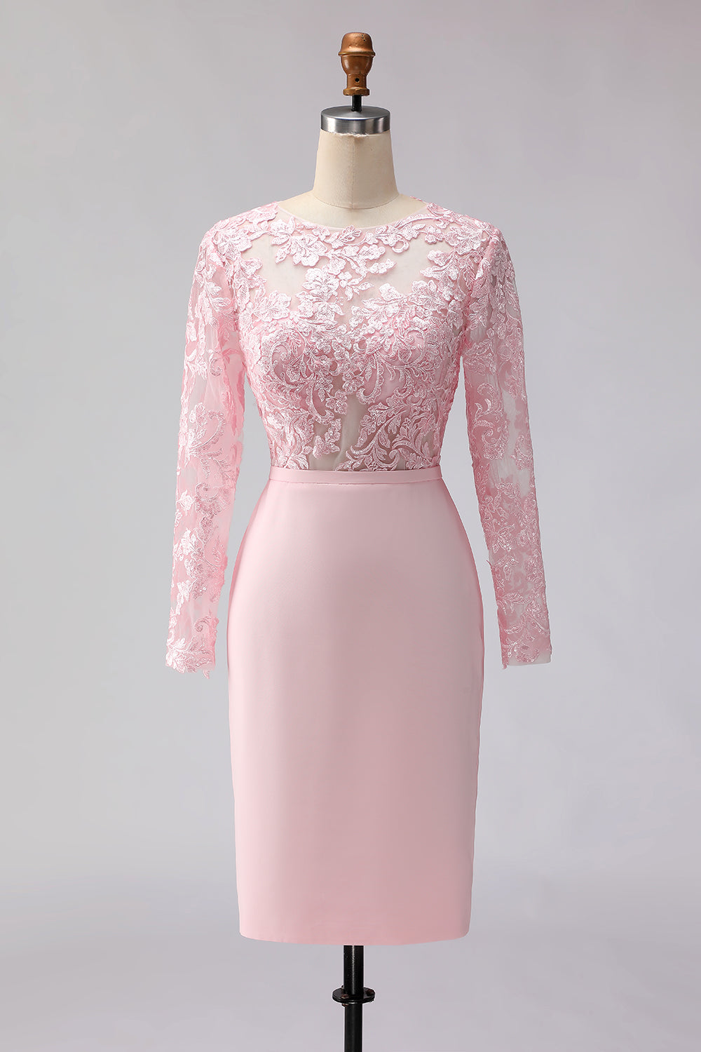 Robe fourreau midi rose blush appliquée avec manches et col bateau pour la mère de la mariée