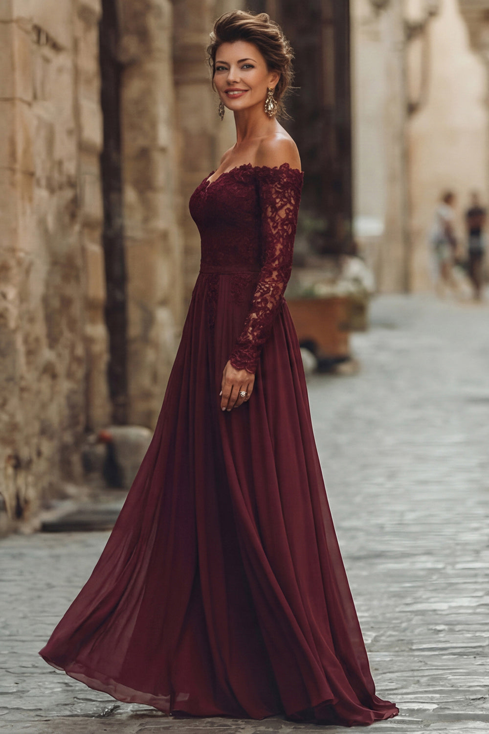 Robe longue de mère de la mariée trapèze en dentelle avec épaules dénudées Cabernet