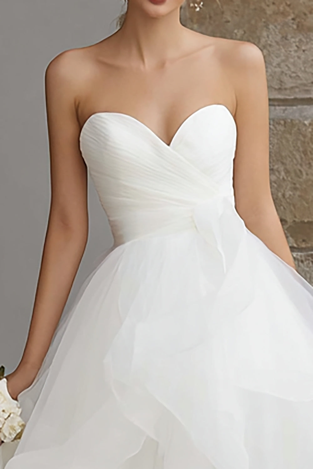 Robe de mariée de princesse en satin avec volants, modèle Ivory Sweetheart