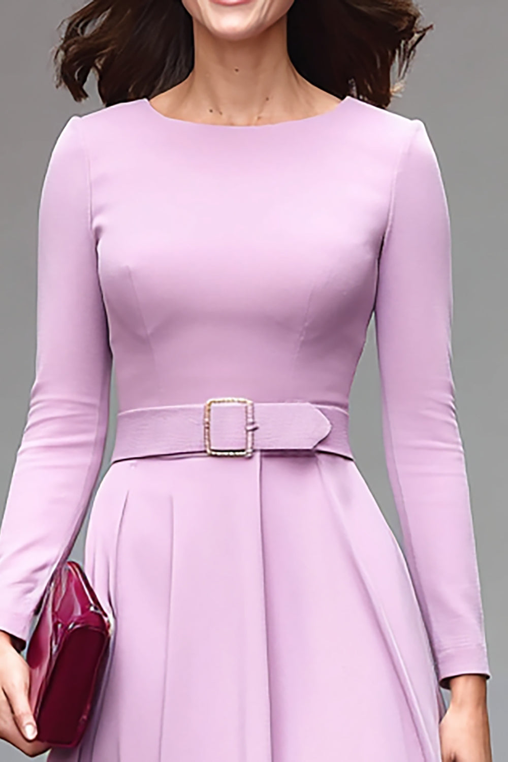 Robe de travail midi évasée à col rond lilas avec ceinture