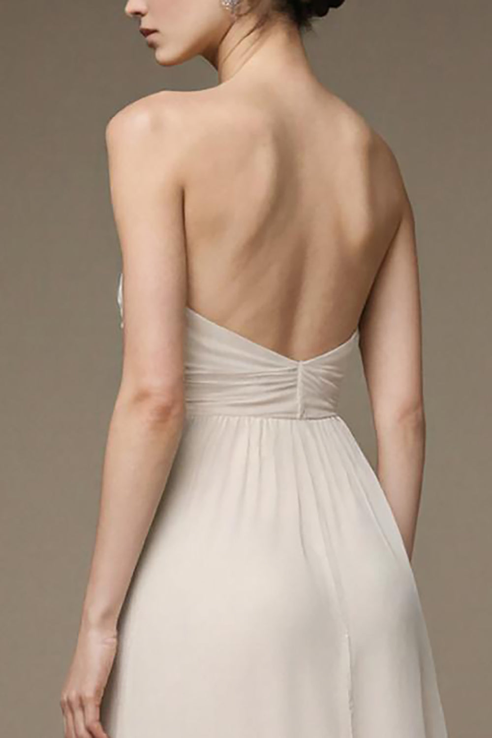 Robe de soirée longue trapèze ivoire sans bretelles