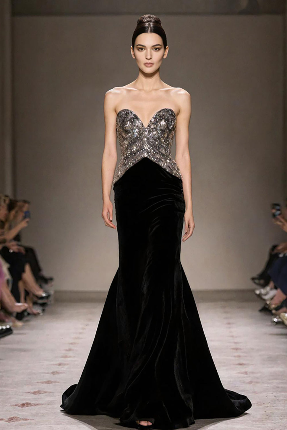 Robe de soirée sirène en velours noir pailleté sans bretelles