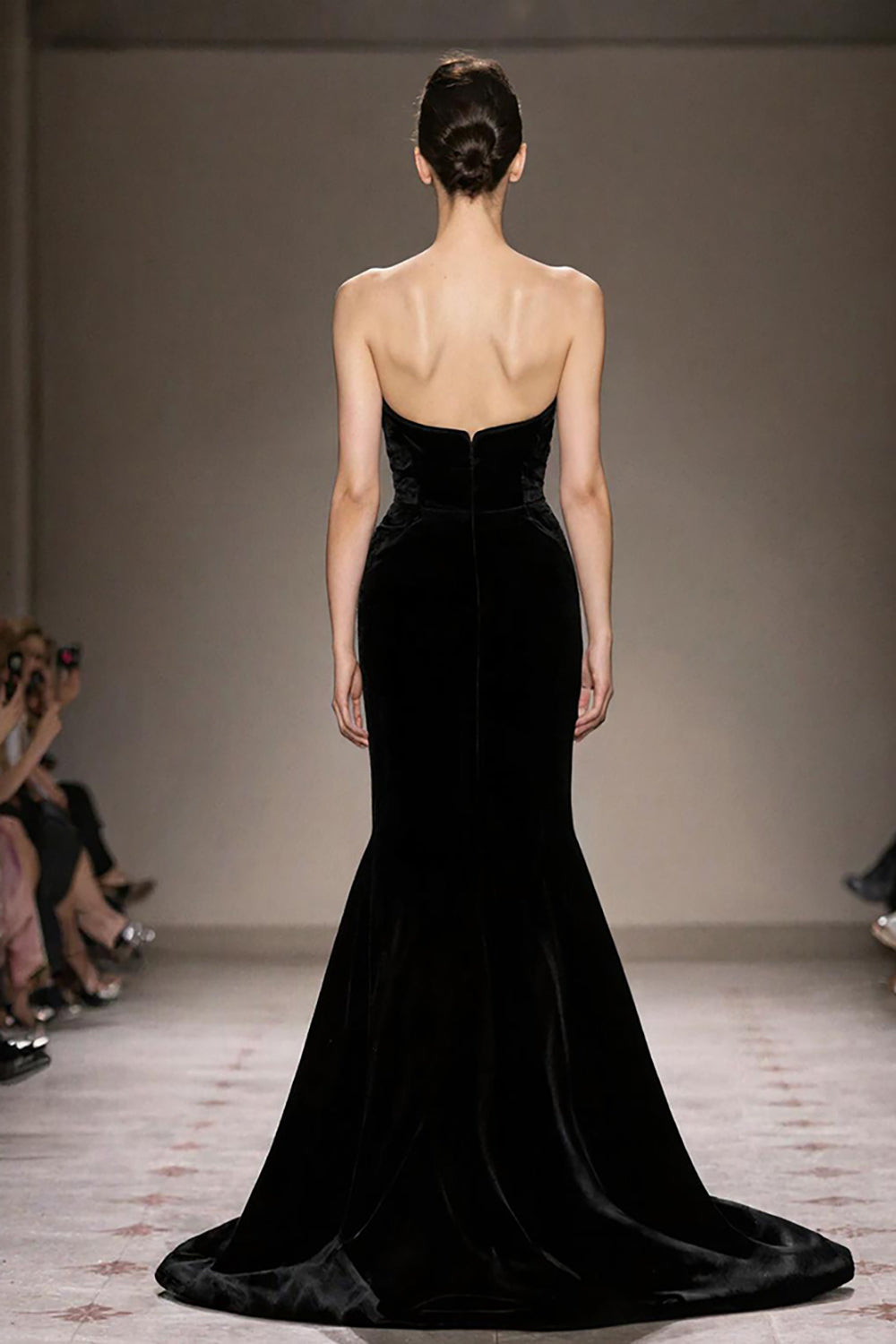 Robe de soirée sirène en velours noir pailleté sans bretelles
