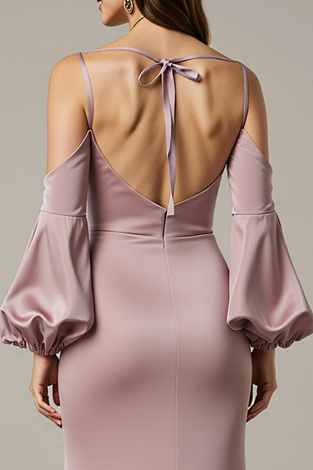 Robe de soirée longue sirène en satin rose clair avec manches