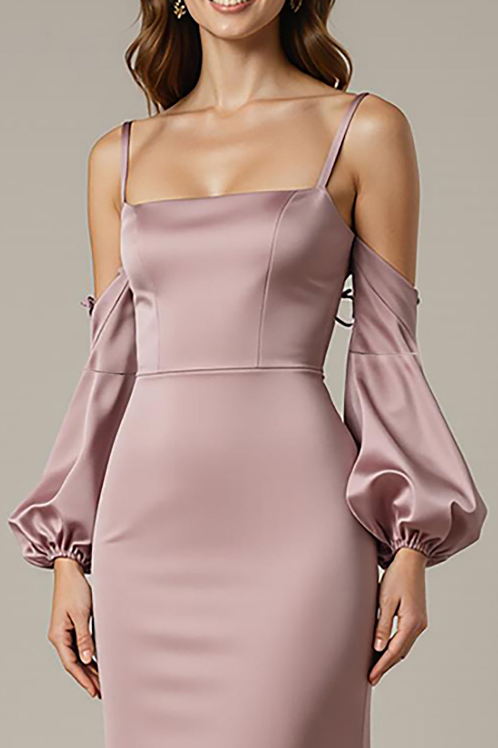 Robe de soirée longue sirène en satin rose clair avec manches