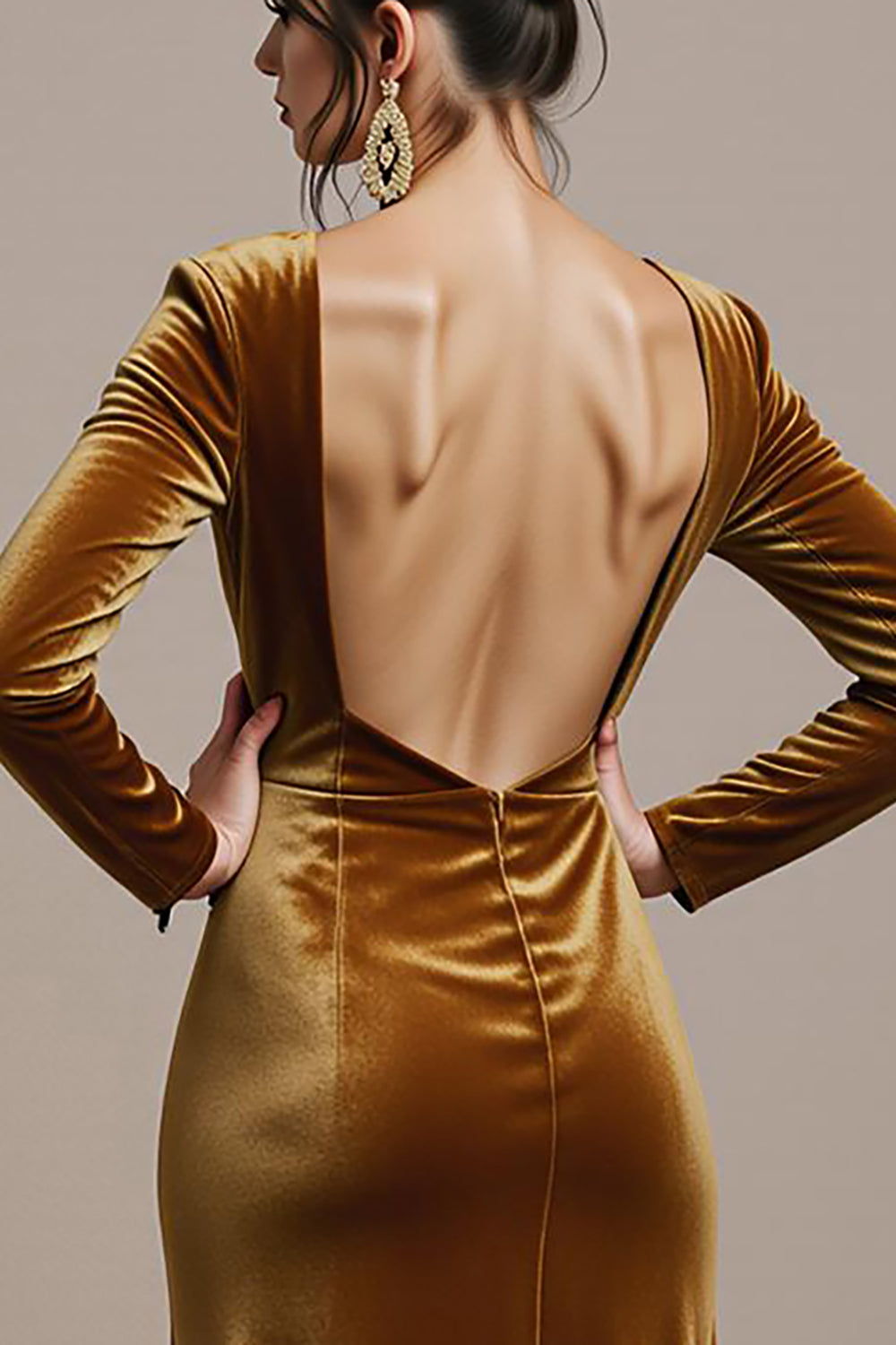 Robe longue de soirée noire fendue en velours Twilight Sheath avec décolleté carré