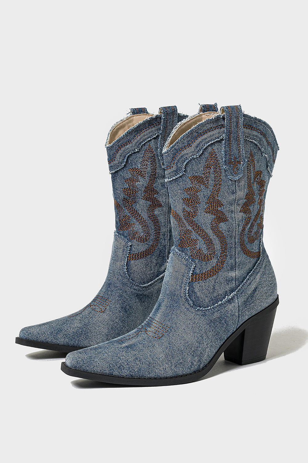 Bottes de cow-girl bleu foncé à talon épais et bout pointu, brodées, à mollet large