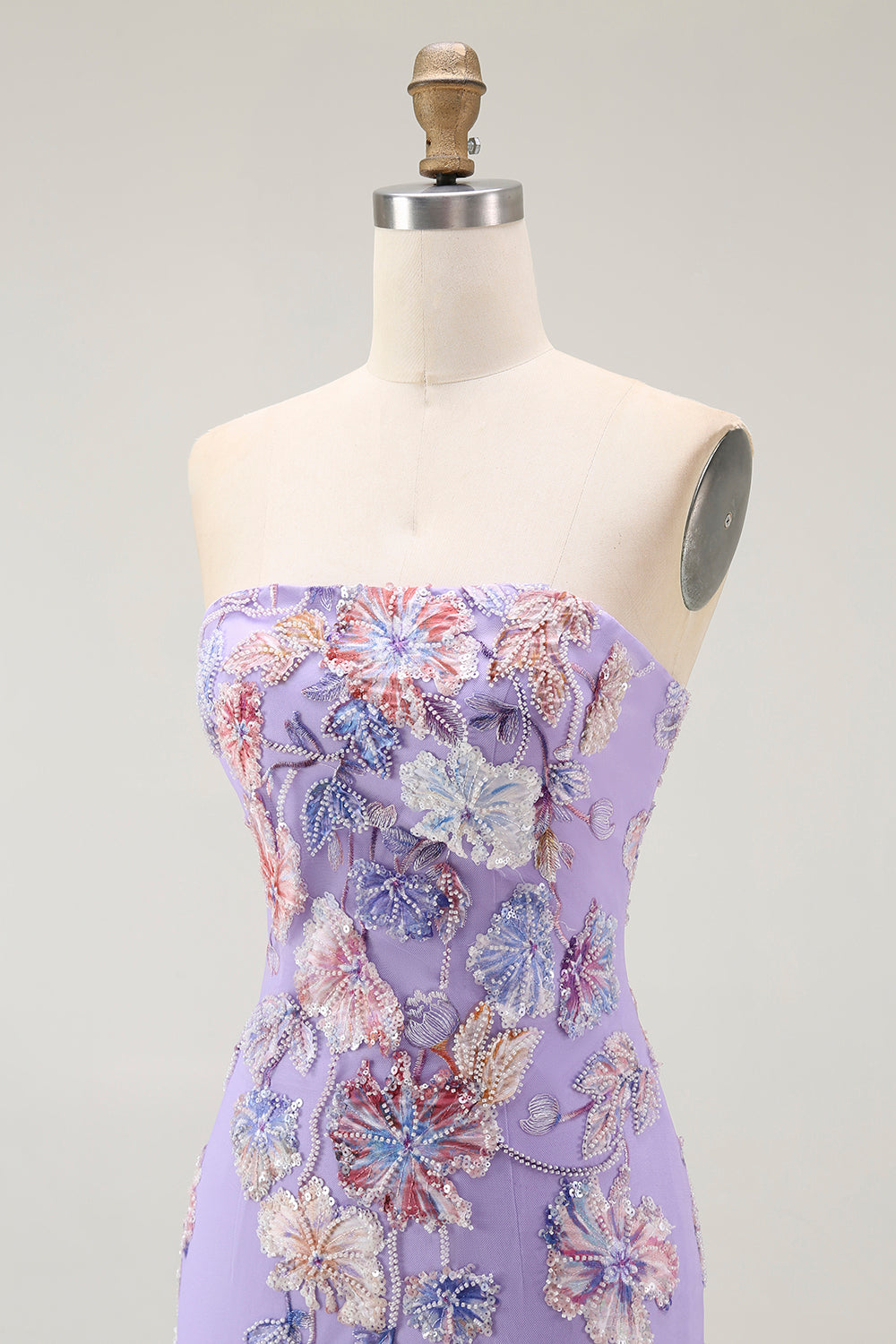 Vestido de Fiesta Morado sin Tirantes Estilo Tubo con Flores y Cuentas