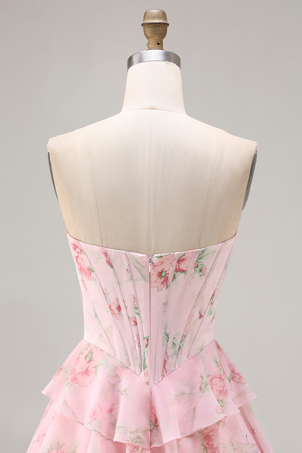 Robe de bal longue bleu foncé sans bretelles coupe trapèze avec bustier corset floral et jupe en mousseline à volants