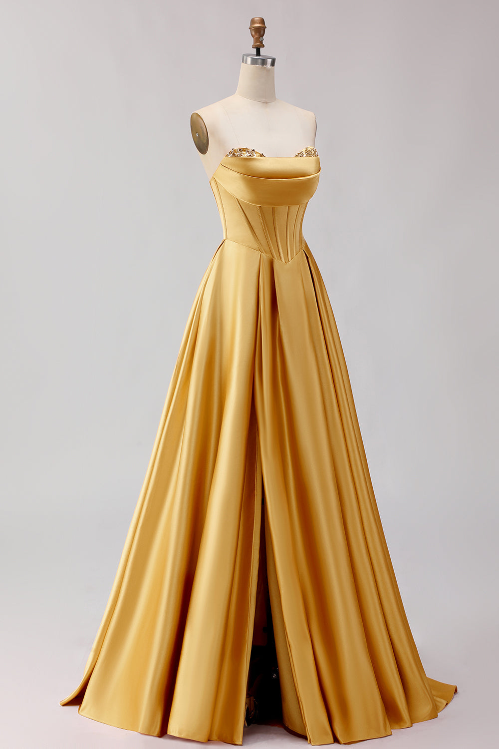 Robe de bal longue en satin doré sans bretelles, coupe trapèze avec corset
