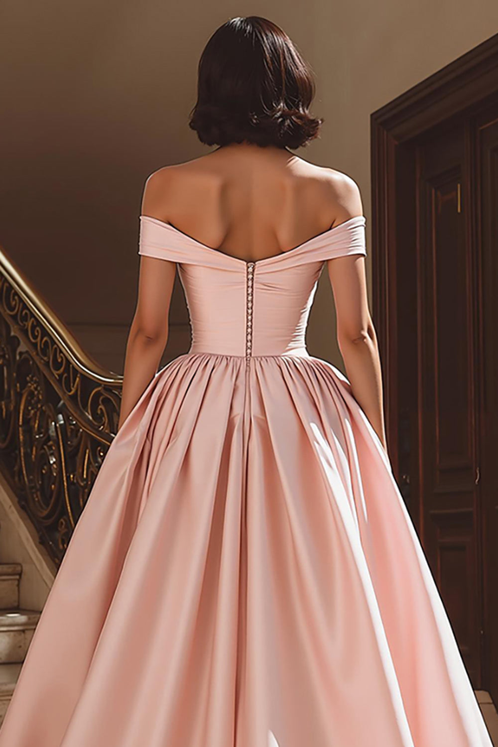 Robe de mariée bustier en satin blanc à traîne avec fente