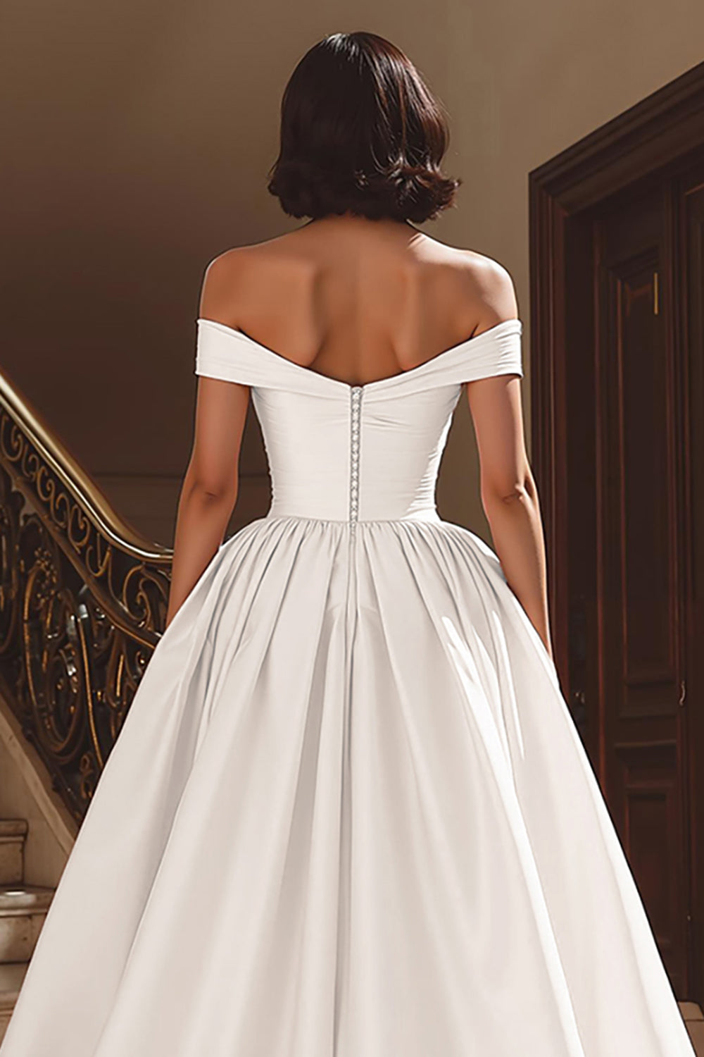 Robe de mariée bustier en satin blanc à traîne avec fente