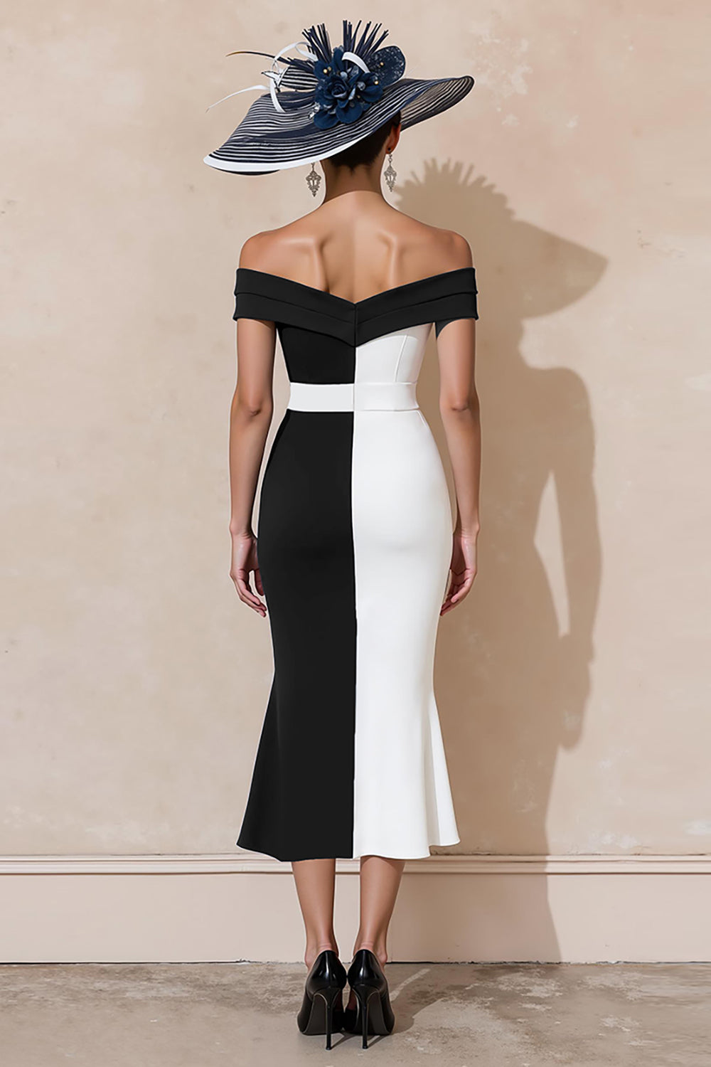 Robe de sirène noire et blanche, épaules dénudées, pour mère de la mariée